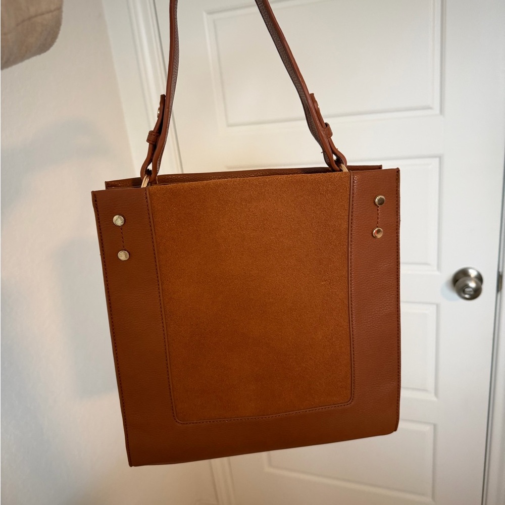 Elegant Brown Tote Bag - Picture 5 of 6